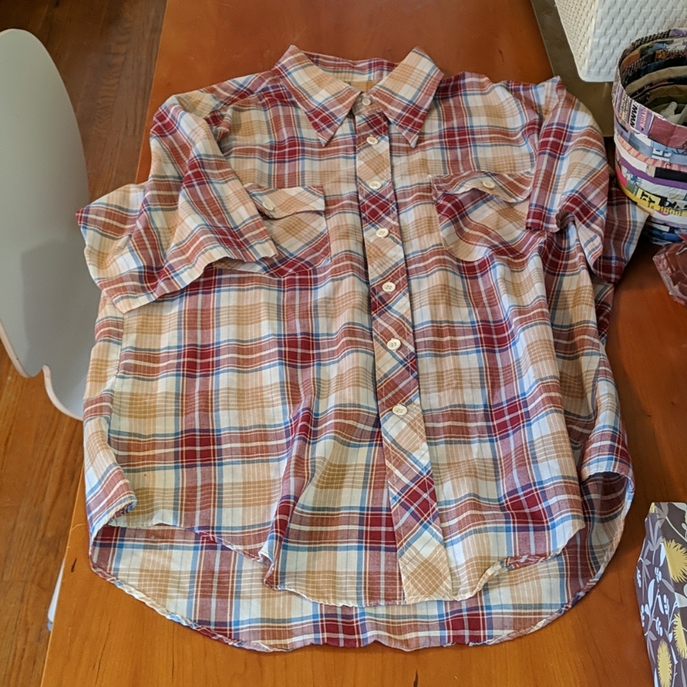 Men's vintage button down short sleeve shirt